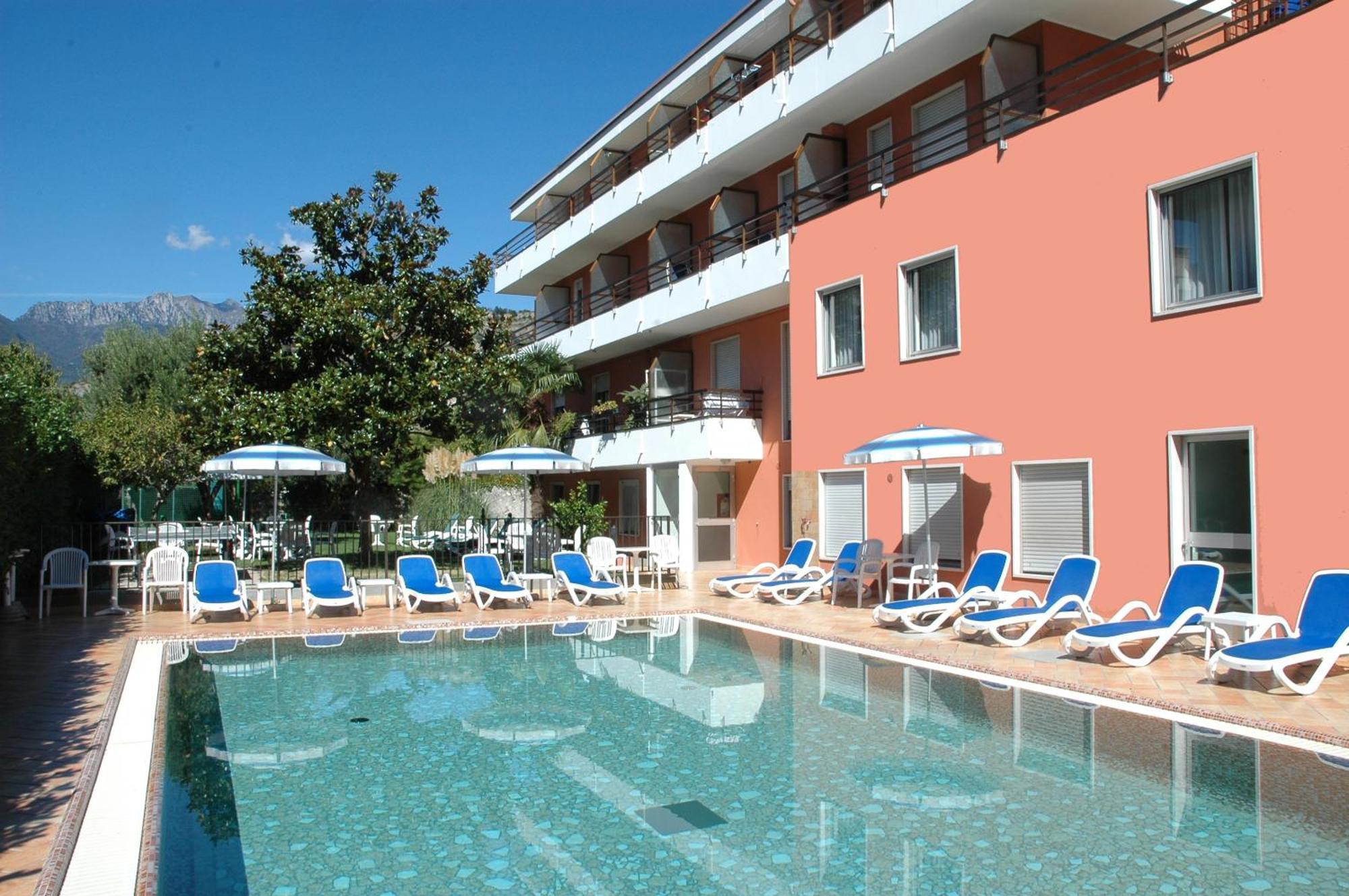 Hotel Garni Villa Magnolia 토르볼레 외부 사진